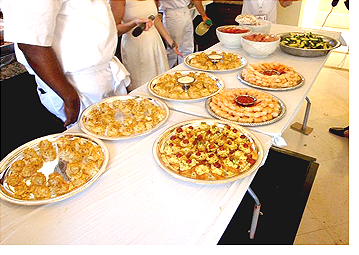 A delicious and eye captivating 
            spread provided by Metro City Wings Catering at P. Diddy's All White 4th of July 
            event.