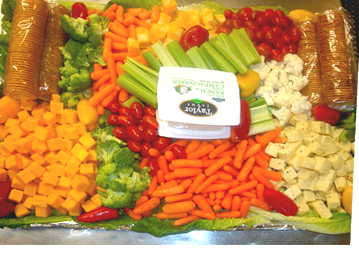 A bountiful platter of fresh vegetables created by Metro City 
            Wings Catering.